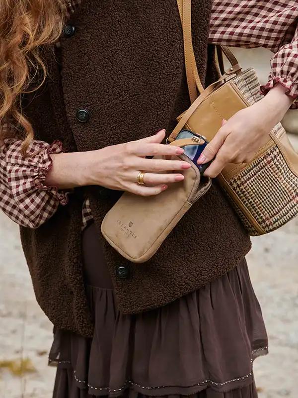 Harris Tweed Clutch, Modell Orlagh, Islander, Beige Dogtooth – Bild 5