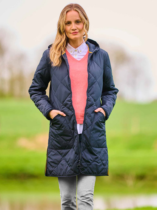 Leichter Steppmantel ”Perth” mit Kapuze in navy