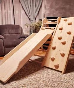 Kletterturm mit Rutsche