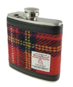 6oz Harris Tweed Flachmann in Royal Stewart Tartan
