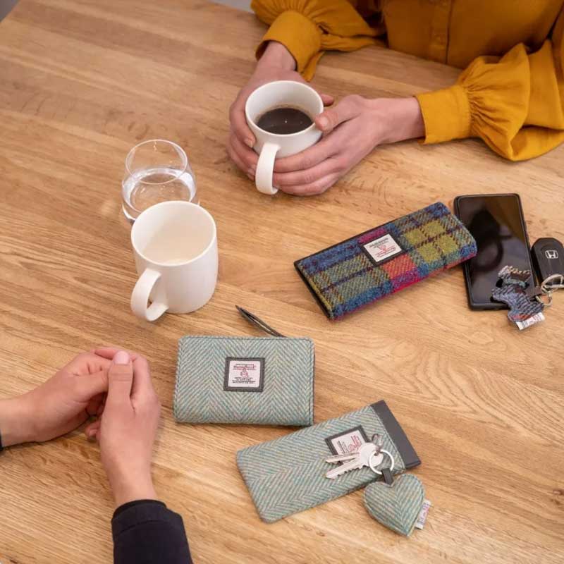 Brillenetui aus Harris Tweed in Türkis-Fischgrätmuster – Bild 7