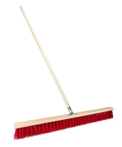 Straßenbesen 80 cm – Holzstiel 150 cm – Harte PET-Borsten